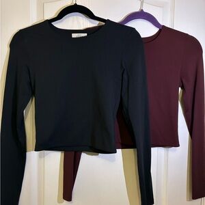 Aritzia Contour Crewneck Waist Long Sleeve Tops - Black and Burgundy